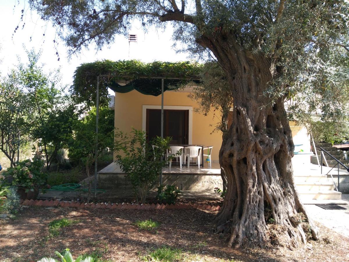 Lefkas House With Garden Villa Tsoukaladhes Luaran gambar