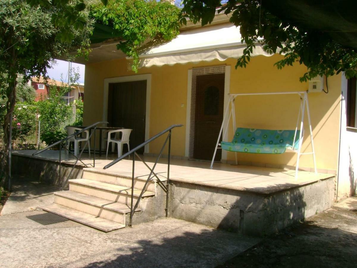 Lefkas House With Garden Villa Tsoukaladhes Luaran gambar