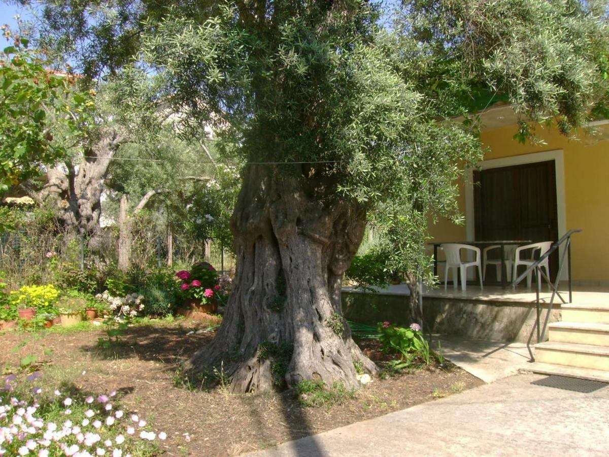 Lefkas House With Garden Villa Tsoukaladhes Luaran gambar
